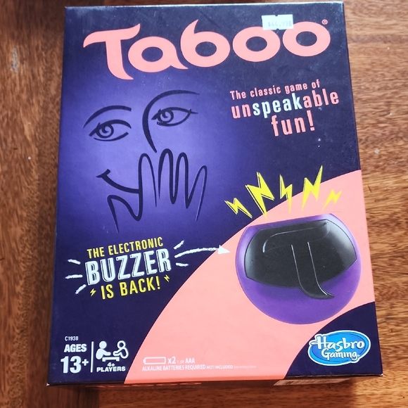 Taboo Board Game - Picture 1 of 3